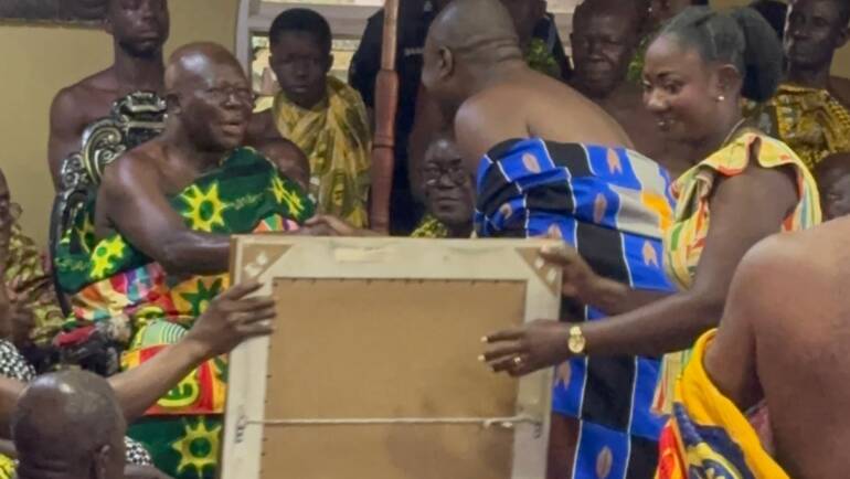 Asantehene commends Dompiahene of Agogo, Nana Bediako Brogya Sarpong, on humanitarian works in health and child welfare